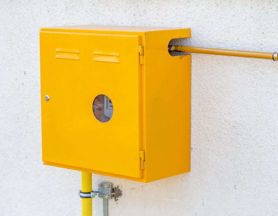 domestic-gas-meter-on-wall-outside-mounted-cabinet-2026-01-11-09-15-56-utc